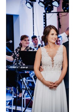 Sprzedam Muślinową suknię ślubną z welonem 3 m