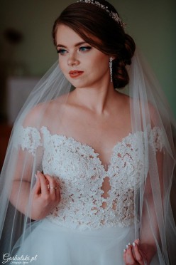 Suknia ślubna Atelier Juliette, model Aurora, kolekcja 2018