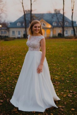 SUKNIA ŚLUBNA/ KOLEKCJA 2019 R/ ROZMIAR 36/38