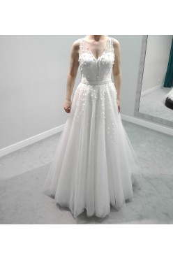 Piękna suknia ślubna (kolekcja 2018)