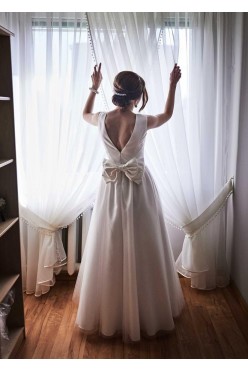 Urokliwa suknia ślubna