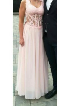 Sukienka na poprawiny lub bal karnawałowy