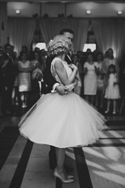 Śliczna krótka suknia ślubna szyta na zamówienie