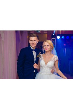 Piekna suknia ślubna