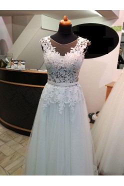 Sukienka ślubna z koronką r.36