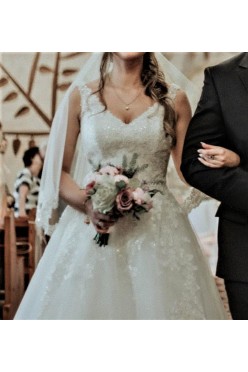 Delikatna, koronkowa suknia ślubna. Roz. 36/38