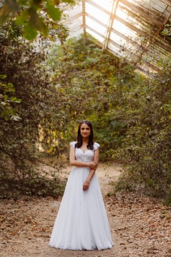 Suknia ślubna (biel) 36/38 + długi welon