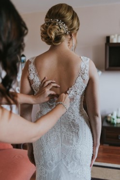 Sprzedam piękną koronkową suknię ślubną