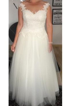 Idealna Suknia ślubna kolekcji "Carmen" + długi welon