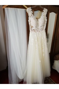 Piękna suknia ślubna Pronovias w kolorze IVORY
