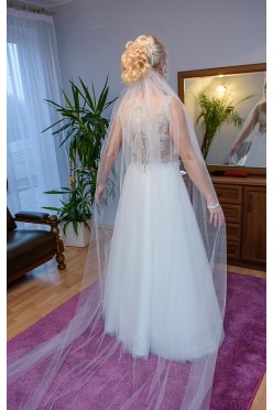 JEDYNA SUKNIA ŚLUBNA Z KAMIENIAMI SWAROVSKIEGO