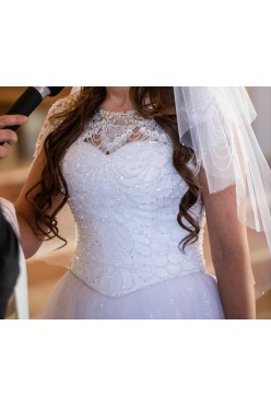 Suknia ślubna z kryształkami