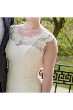 Koronkowa suknia ślubna