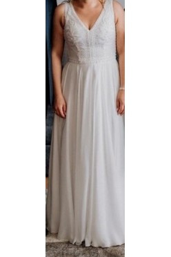 Suknia slubna z perełkami