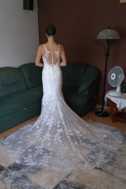 Elegancka i kobieca suknia ślubna Justin Alexander