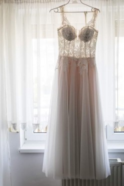 Piękna suknia w literę A kolekcja 2019 ślubna rozm. 38