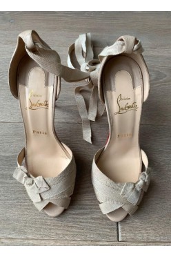 CHRISTIAN LOUBOUTIN Christeriva sandałki, nude