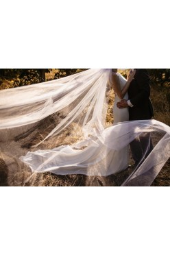 Suknia ślubna La Sposa Haliza, klasa, elegancja i minimalizm