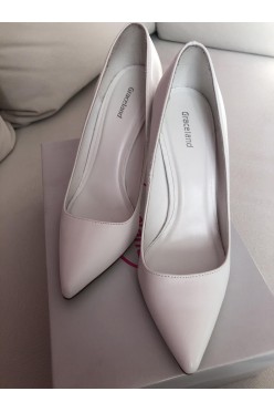 Nowe białe buty ślubne
