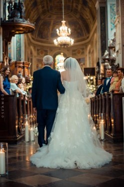 Suknia ślubna 2 w 1 z długim trenem