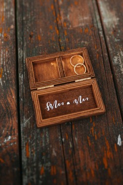 Piękne drewiane pudełko opakowanie na obrączki ślub wesele