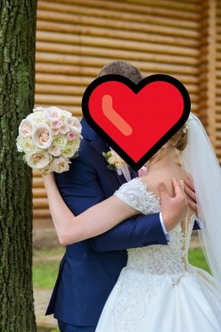 Królewska suknia najnowszej kolekcji 2021r.