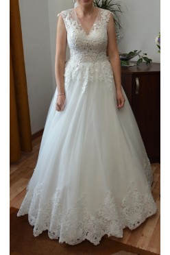 Suknia ślubna w rozmiarze 36