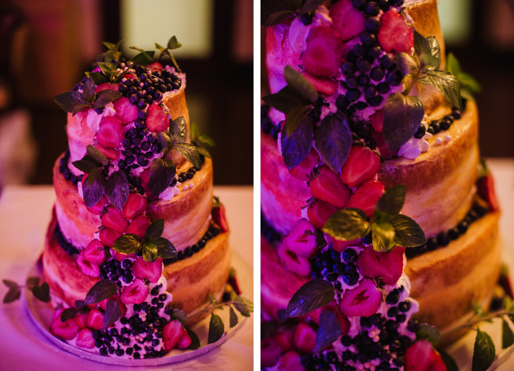 голый торт с фруктами, свадебная церемония