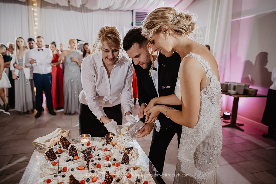 krojenie tortu ślubnego 