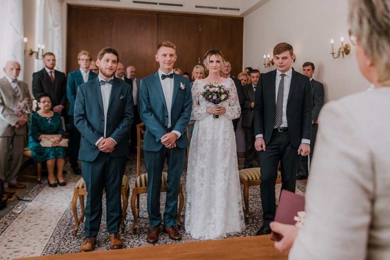 slow wedding para młoda w urzędzie stanu cywilnego slubnaglowie.pl