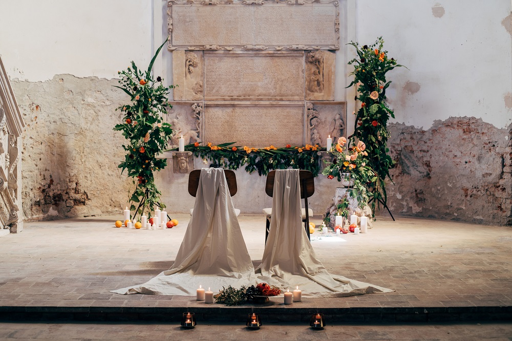 Dekoracje slubne,  aranżacja kościoła na ślub: Inka Design, Ivy & Rose