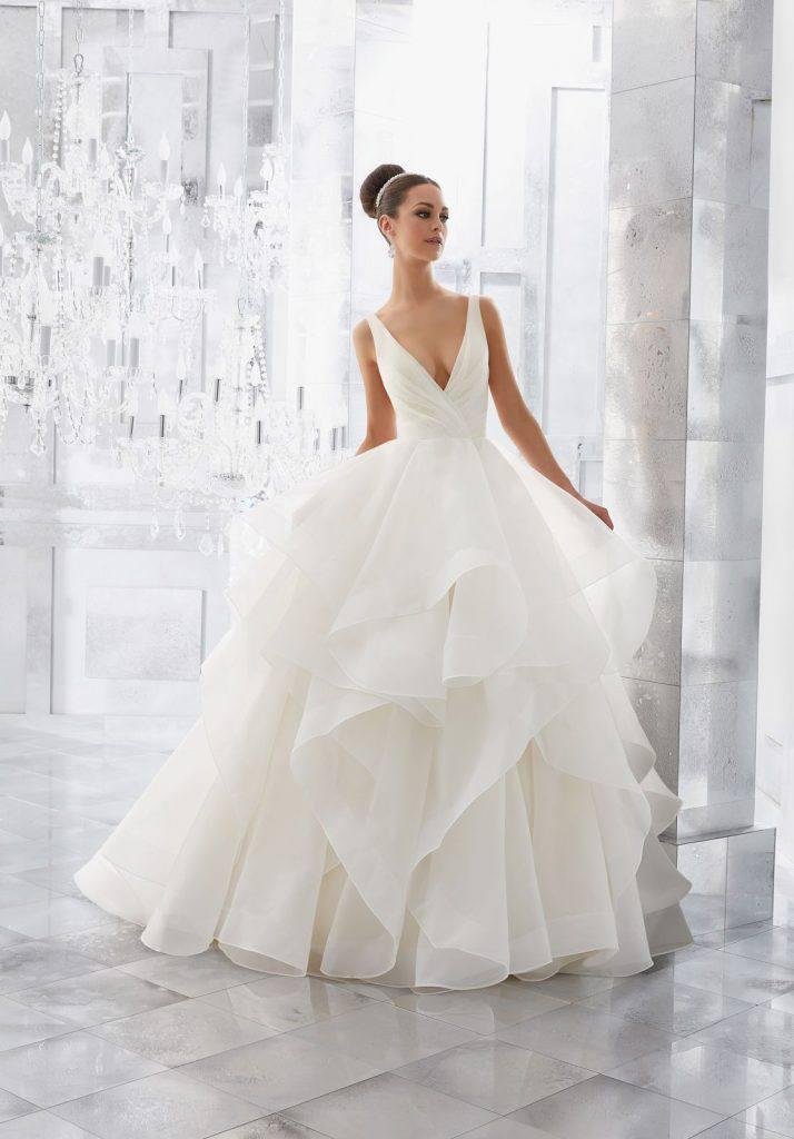 Suknia ślubna Mori Lee z dekoltem w linii V