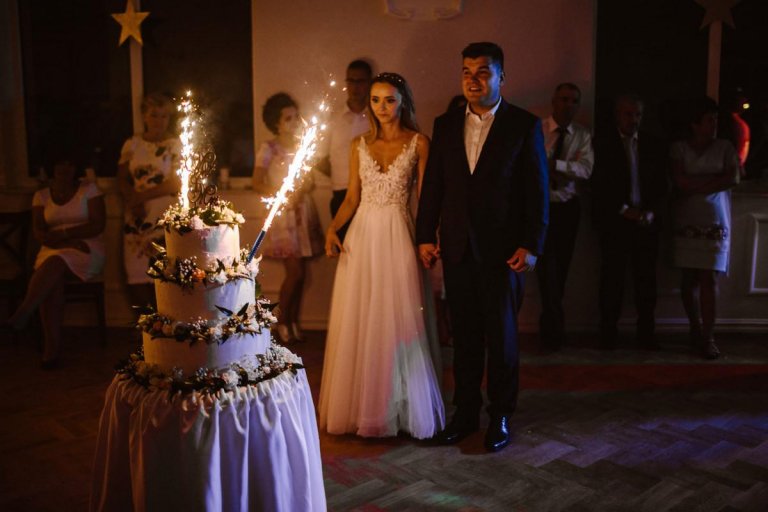 Trzypietrowy Tort Weselny Slub Na Glowie Trzypietrowy Tort Weselny Slub Na Glowie